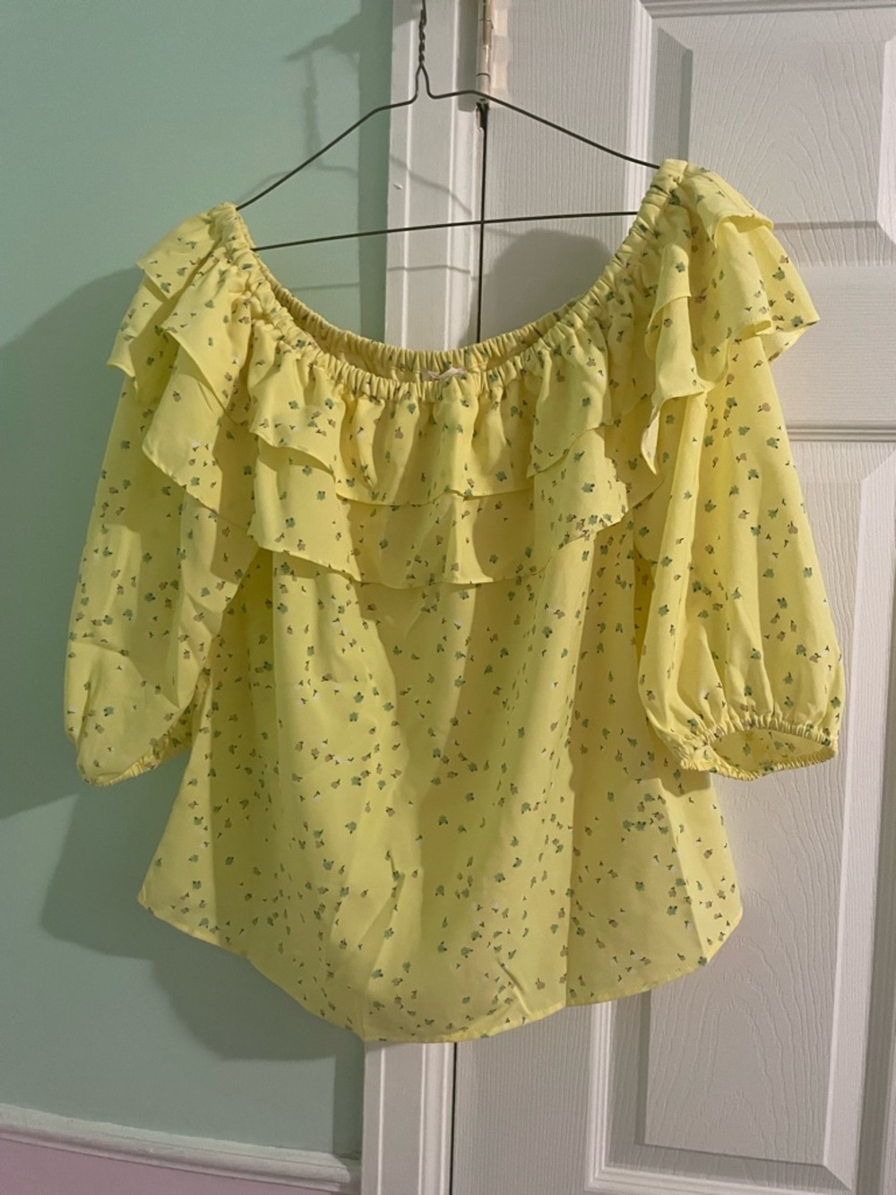 Riley & Rae Yellow Off-Shoulder Eyelet Jumpsuit small/medium READ description - Picture 2 of 7
